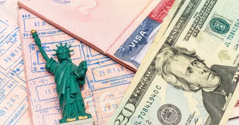 США проверят 55 миллионов обладателей американских виз