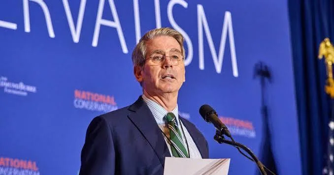 “Siçovulların gəmidən necə qaçdığını görürük” ABŞ Maliyyə naziri İrandan təcili çıxarılan pullardan danışdı