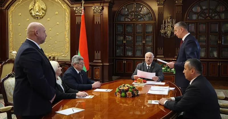 Лукашенко поручил превратить каждый район Беларуси в боевую единичку