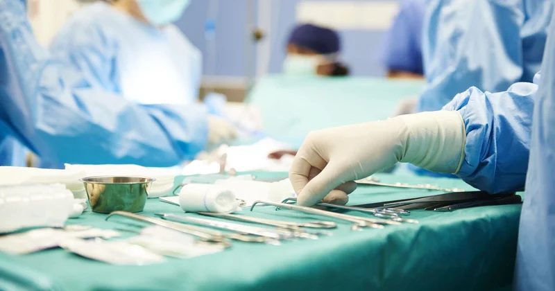 Estetik cərrahlara cinayət işi açıldı pasiyent komadadır