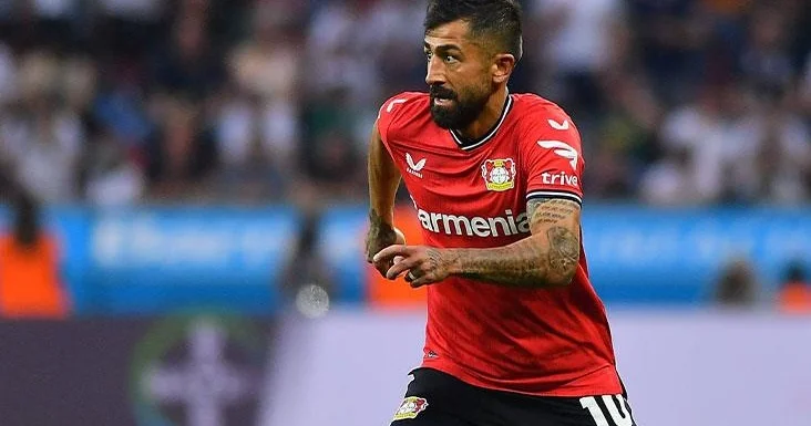 Qalatasaray ın keçmiş oyunçusu yeni klubla anlaşdı