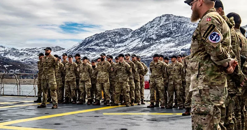 Первые европейские военные прибыли в Гренландию ВИДЕО