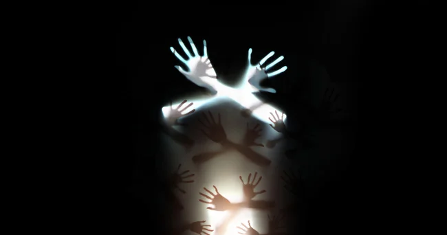 Qapalı qapılar arxasında məişət mübahisəsi ... Qadınlar olmaq, ya da olmamaq uğrunda mübarizədə tək qalıb