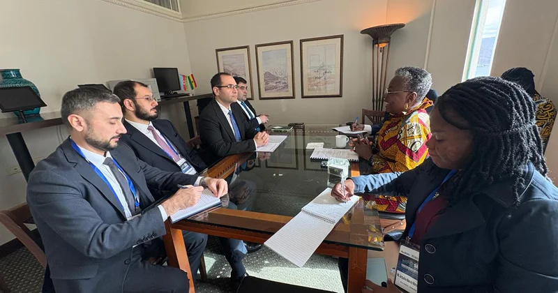 Məcnun Məmmədov qanalı nazirlə görüşdü Foto