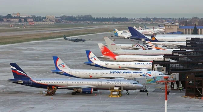 Rusiyaya kütləvi PUA HÜCUMU Aeroportlar BAĞLANDI