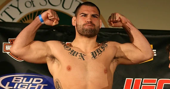 Двукратный чемпион UFC Кейн Веласкес выходит на свободу