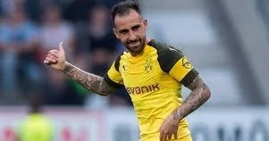 Barselona nın sabiq futbolçusu qazaxların təklifini geri çevirdi