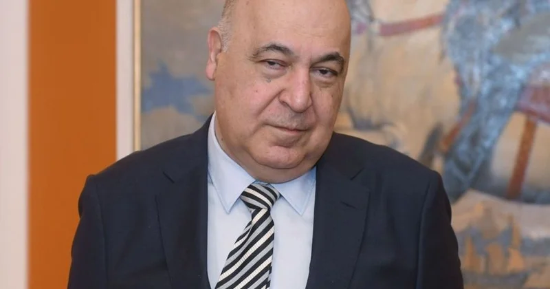 Çingiz Abdullayev: Sanki alçalaraq pul istəyirik