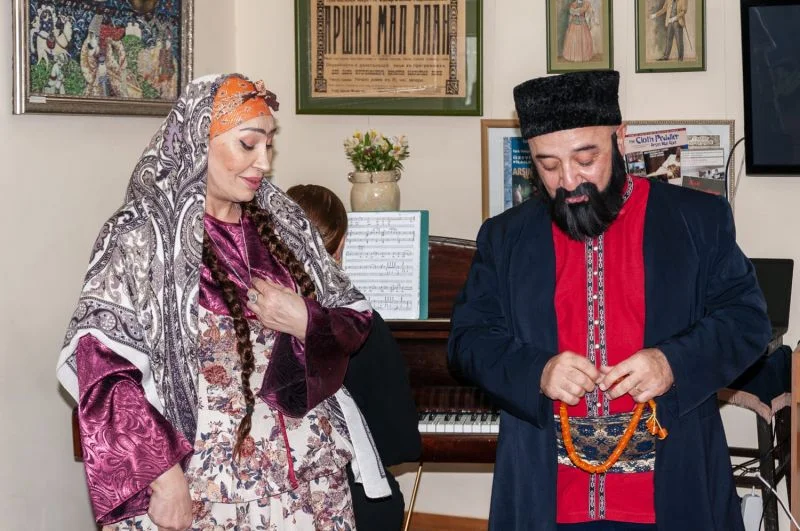 Akademik Musiqili Teatrın aktyorlarının ifaları muzeydə alqışlarla qarşılandı FOTO