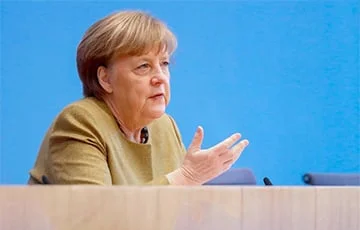 Merkel Trampın Rusiyaya valeh olduğunu deyir