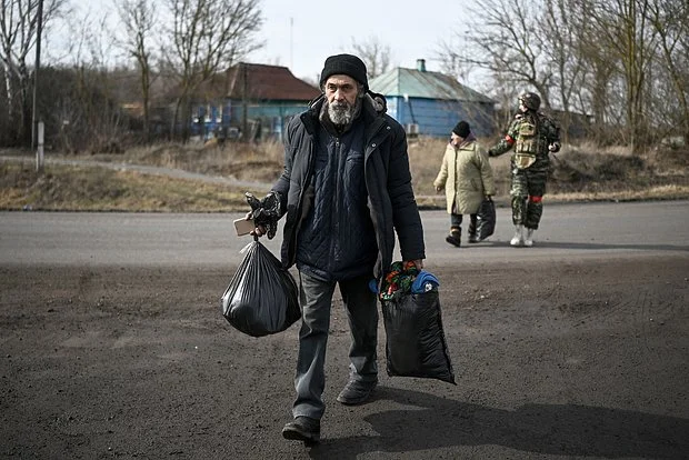 Kursk yaxınlığında yüzlərlə itkin düşmüş insan tapılıb