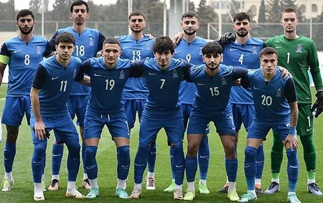 Ayxan Abbasov milliyə bu futbolçuları çağırdı