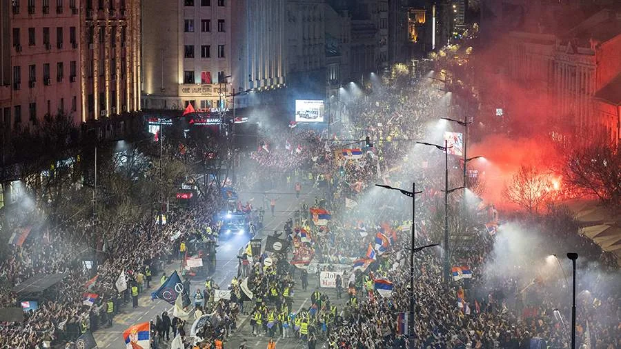 В Белграде около 31 тысячи человек вышли на митинг