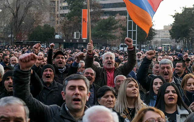 İrəvanda Paşinyanın qərarına etirazlar başladı FOTO KONKRET