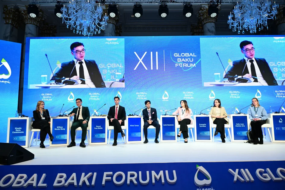 “Gənclər danışsın, biz dinləyək” mövzusunda panel iclas keçirilib