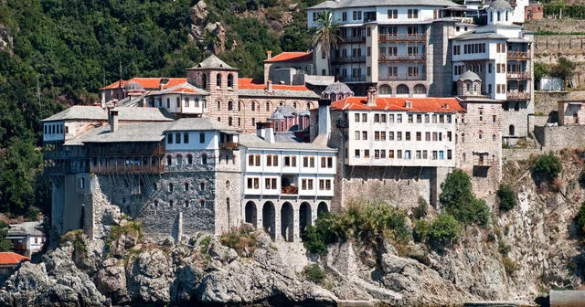 Bu adada yalnız kişilər yaşayır Qadınların girişi QADAĞANDIR! FOTOlar