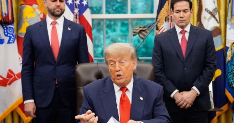 В команде Трампа наметился раскол Bild