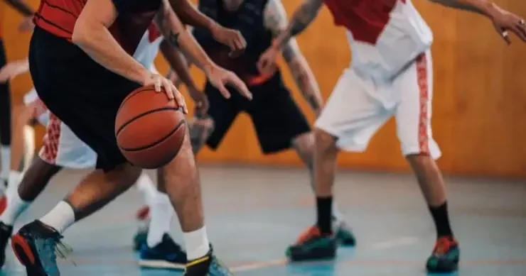 Basketbol ayaqqabıları ilə zəlzələlər arasındakı təəccüblü əlaqə: Cırıltı səsinin kodu tapıldı