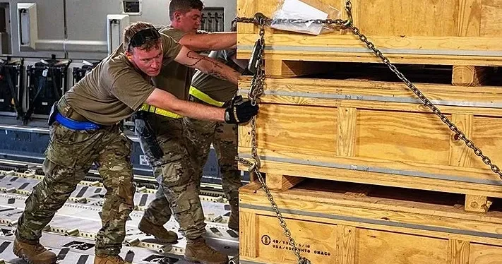 США задерживают поставки оружия Украине из за ситуации на Ближнем Востоке