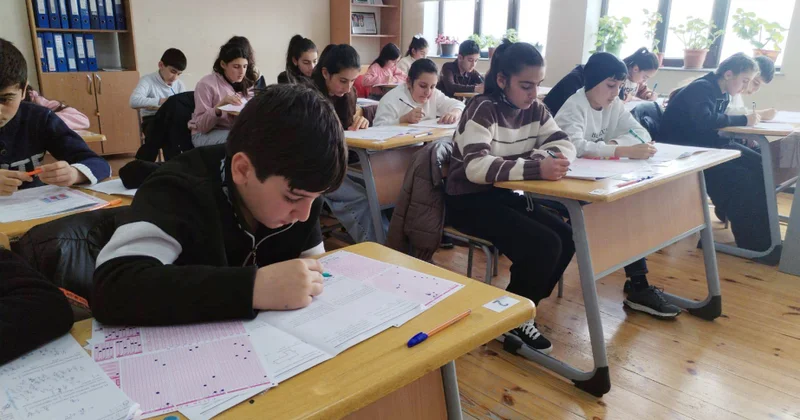 Şimal qərb bölgəsinin məktəbliləri məntiq olimpiadası və fənn müsabiqələrində biliklərini sınayıblar