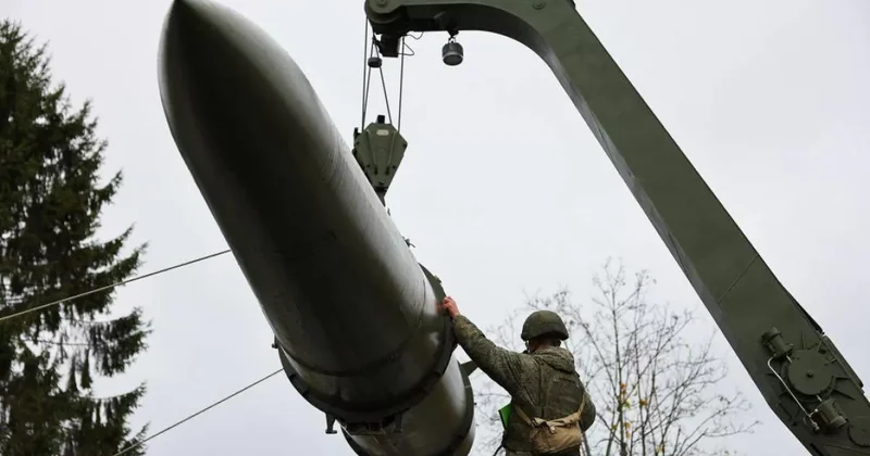 В Киеве украинские военные взорвали ракету Искандер