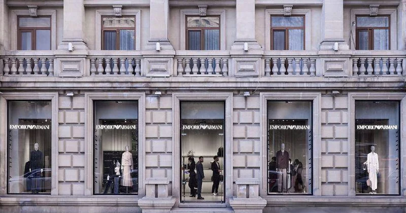 Emporio Armani Bakıda yenilənmiş mağazasını və yaz yay 2026 kolleksiyasını təqdim etdi FOTO (R)