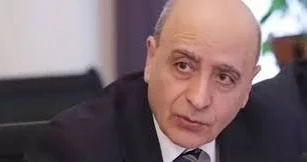 Расим Мусабеков: Карапетяну не поможет отказ от иностранных паспортов МНЕНИЕ ЭКСПЕРТА