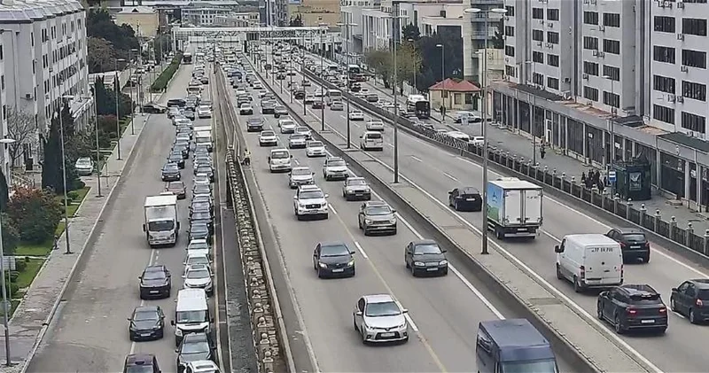 На этих дорогах Баку наблюдаются пробки СПИСОК