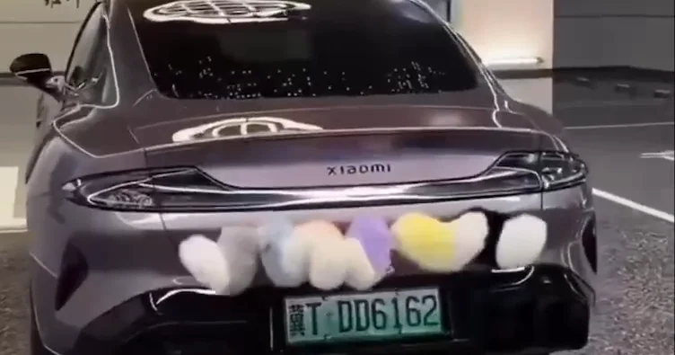 Китайские водители массово превращают свои автомобили в "хвостатых" ВИДЕО