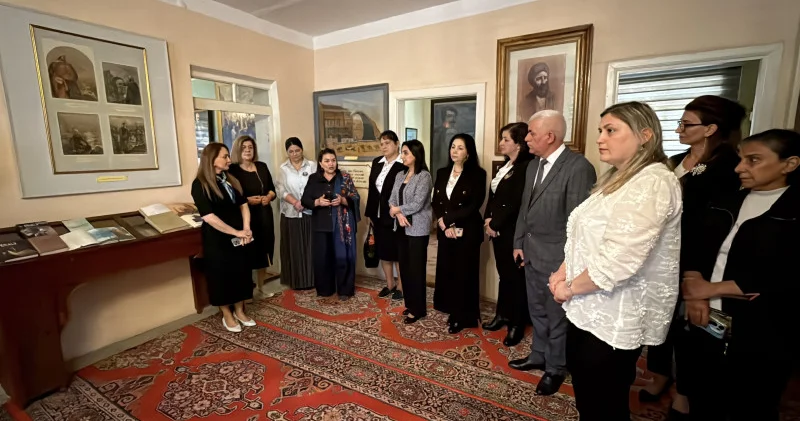 Xaqani Şirvaninin 900 illik yubileyinə həsr olunmuş Elmi praktik konfrans