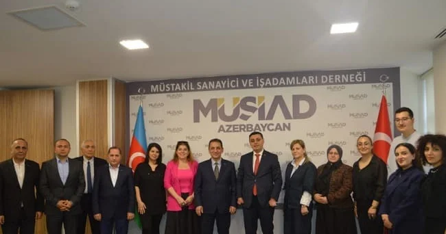 MÜSİAD dərnək mərkəzində Türkiyə Böyük Millət Məclisinin millət vəkili Serkan Bayramla görüş keçirilib