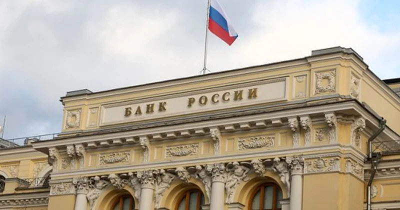 Известия : Российские банки ускорили закрытие отделений