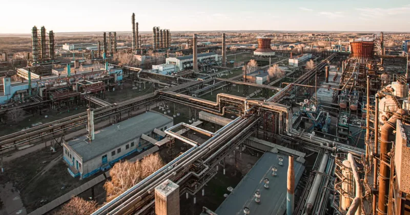 В России произошли взрывы на нефтехимическом заводе: ЧТО ИЗВЕСТНО? ВИДЕО