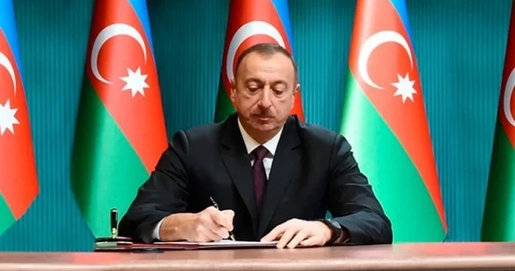 Президент Азербайджана утвердил закон в связи с учреждением юбилейной медали к 20 летию МЧС