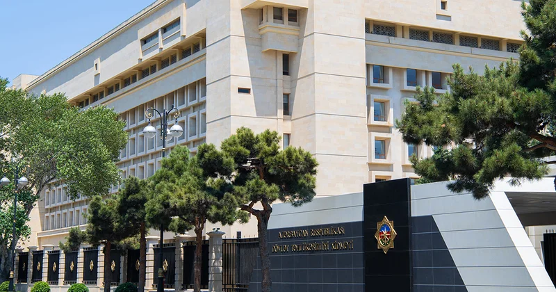 Dövlətə xəyanətdə təqsirləndirilən şəxs hakim qarşısına çıxarılıb