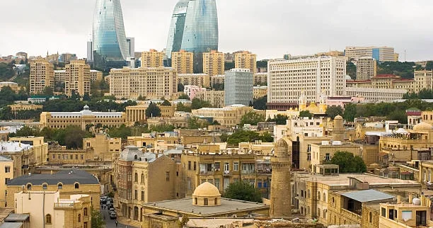 Bakıda yeni və köhnə binalarda mənzillərin 1 m² i neçəyə satılır? QİYMƏTLƏR