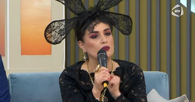 Elza Seyidcahan sənətə gətirdiyi musiqiçi ilə məhkəməlik oldu
