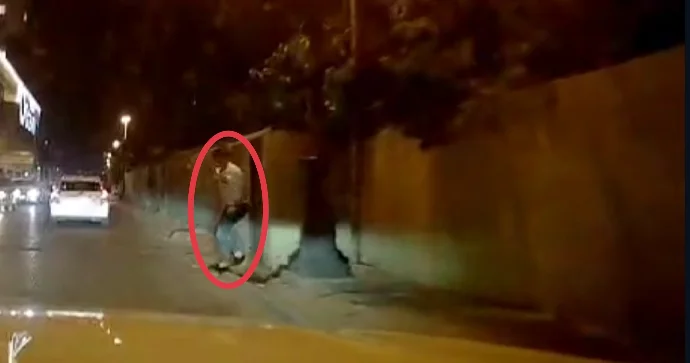 Yola qaçan piyada maşının altında qalmaqdan son anda qurtuldu VİDEO