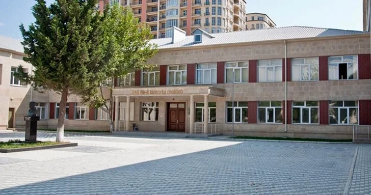 Скандал в бакинской школе: директора обвиняют в коррупции и нецелевом использовании помещений