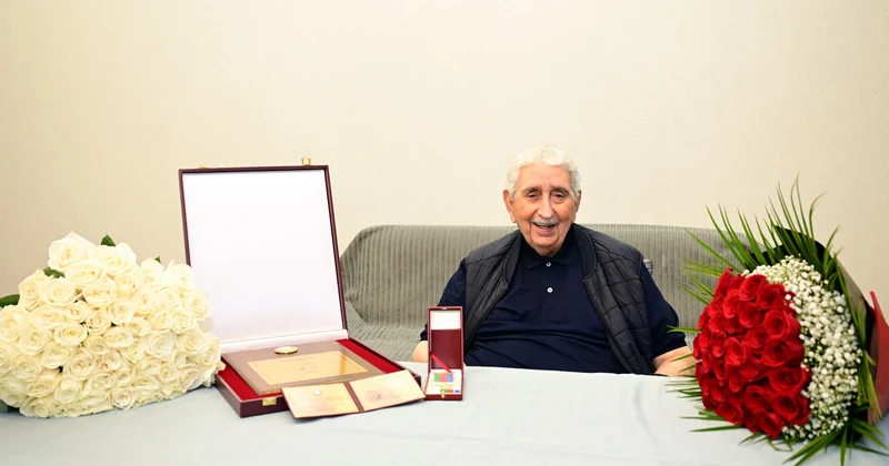 Xalq artisti Arif Babayevə Heydər Əliyev Mükafatı evində təqdim olundu