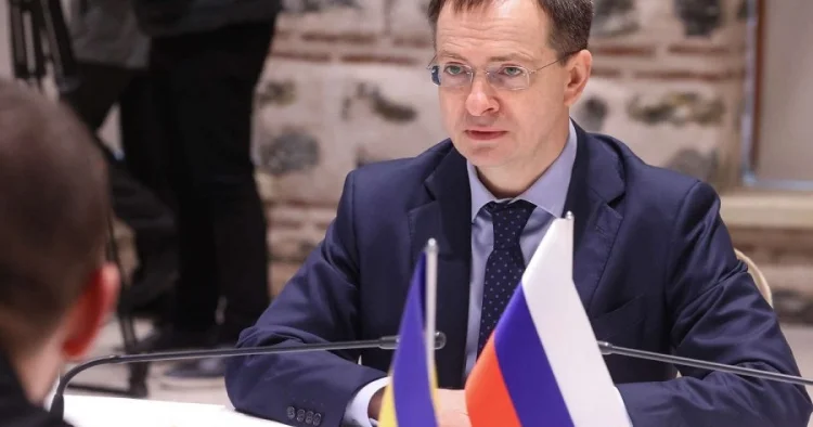 Putin Medinskini İstanbuldakı danışıqlar qrupunun rəhbəri təyin edib