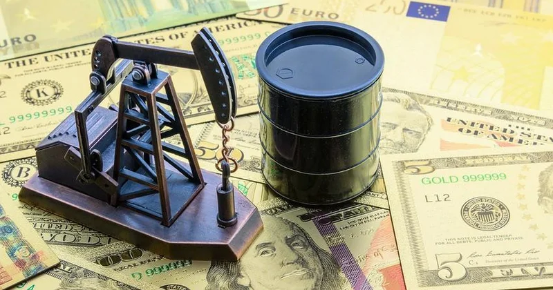 Trampın İranla bağlı bəyanatları fonunda neft 3 % dən çox dəyər itirir