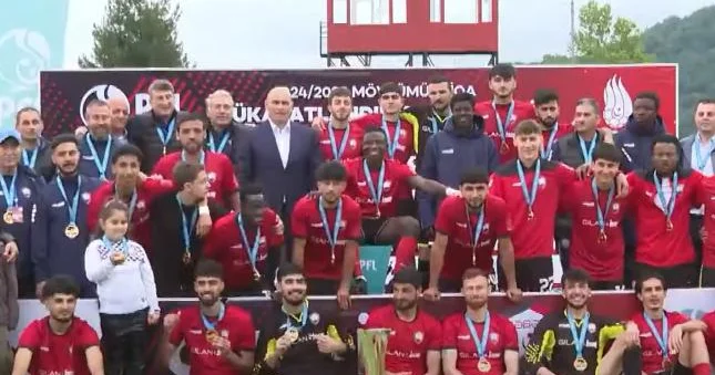 Çempion Qəbələ mükafatlandırıldı Video