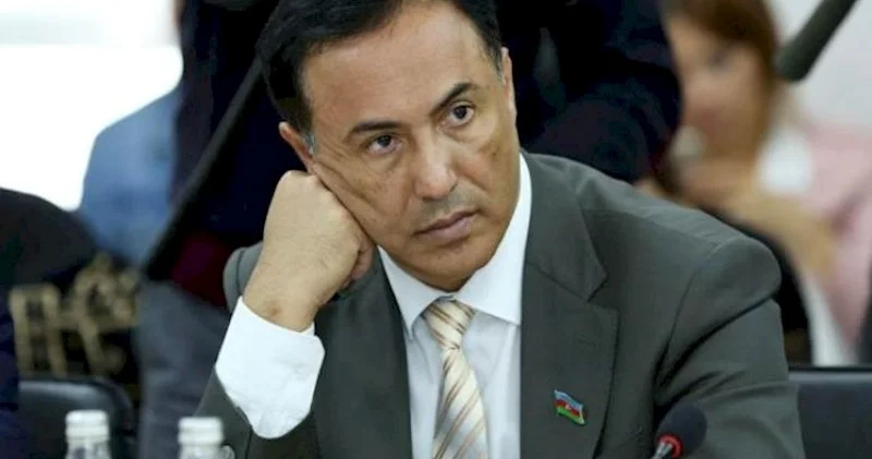 Ermənistan əsgəri artıq silah deyil, daş atır Deputat