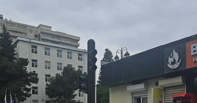 Bakının mərkəzi küçələrində işıqforlar işləmir XAOS