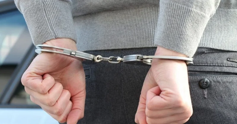 Bakıda özünü iş adamı kimi təqdim edən şəxs tutuldu 300 min manatlıq qalmaqal