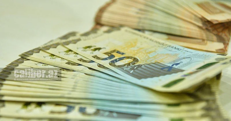 В Азербайджане стоимость платных услуг превысила 4,5 млрд манатов