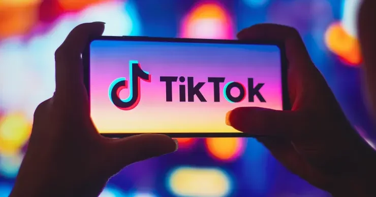 “TikTok”dan süni intellekt yeniliyi FOTO