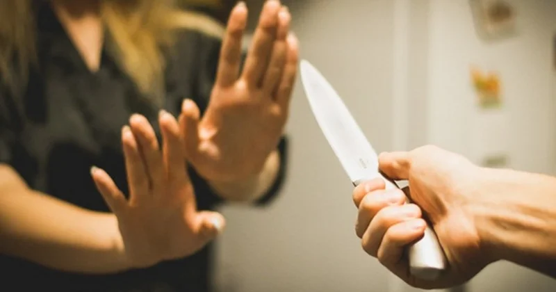 Bakıda ər başqa kişidən borc istəyən arvadını bıçaqladı