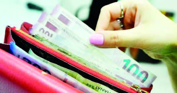 Muzdla çalışanların maaşı 10 faiz artıb